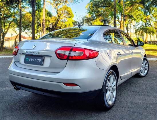 RENAULT FLUENCE 2.0 PRIVILÉGE 16V FLEX 4P AUTOMÁTICO